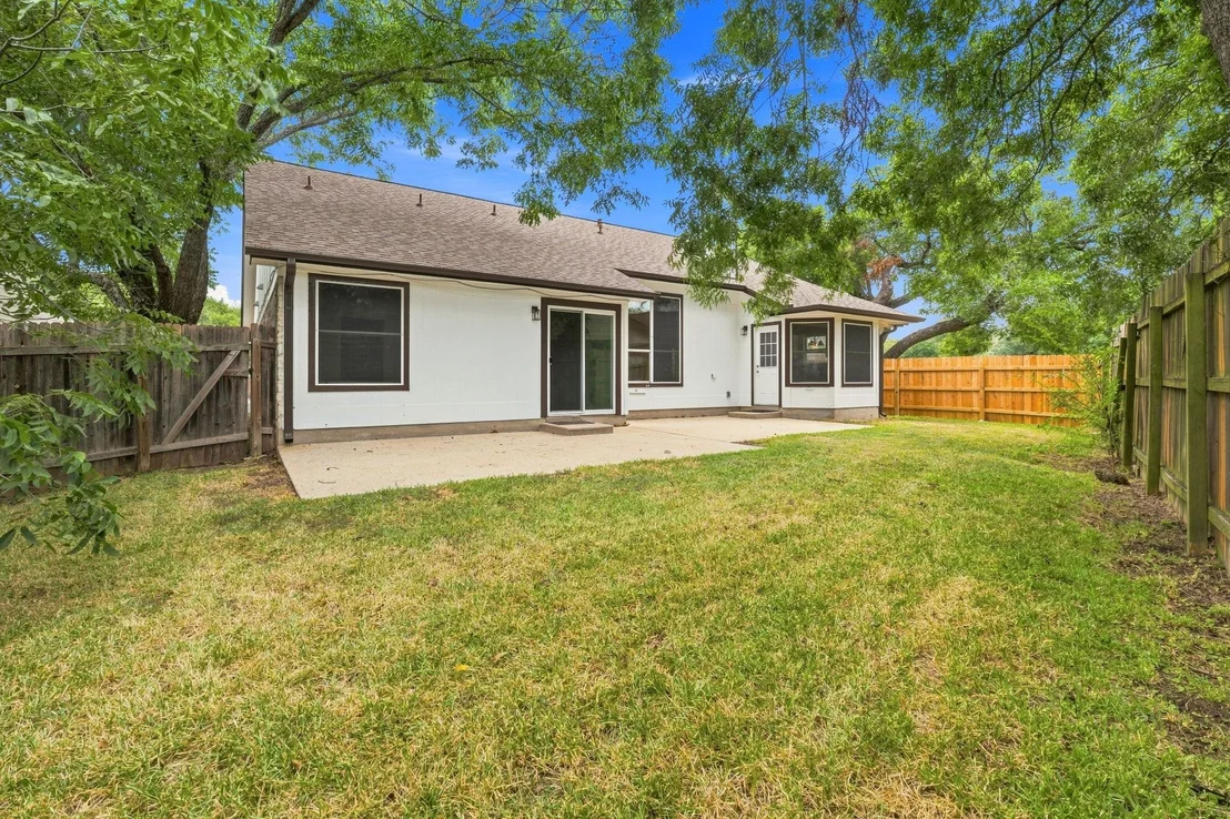 Photo of 6901 Bancroft Woods DR