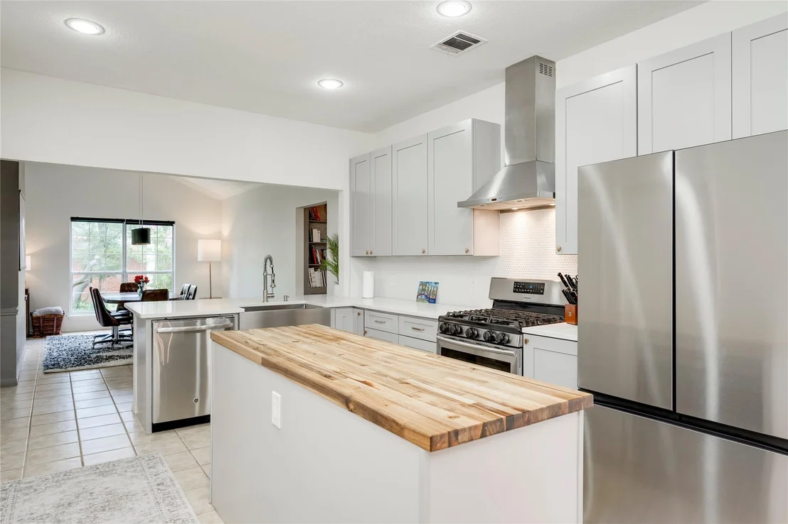 Photo of 6502 Walebridge LN