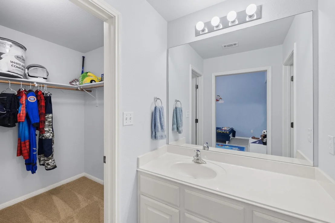 Photo of 136 Eaton LN