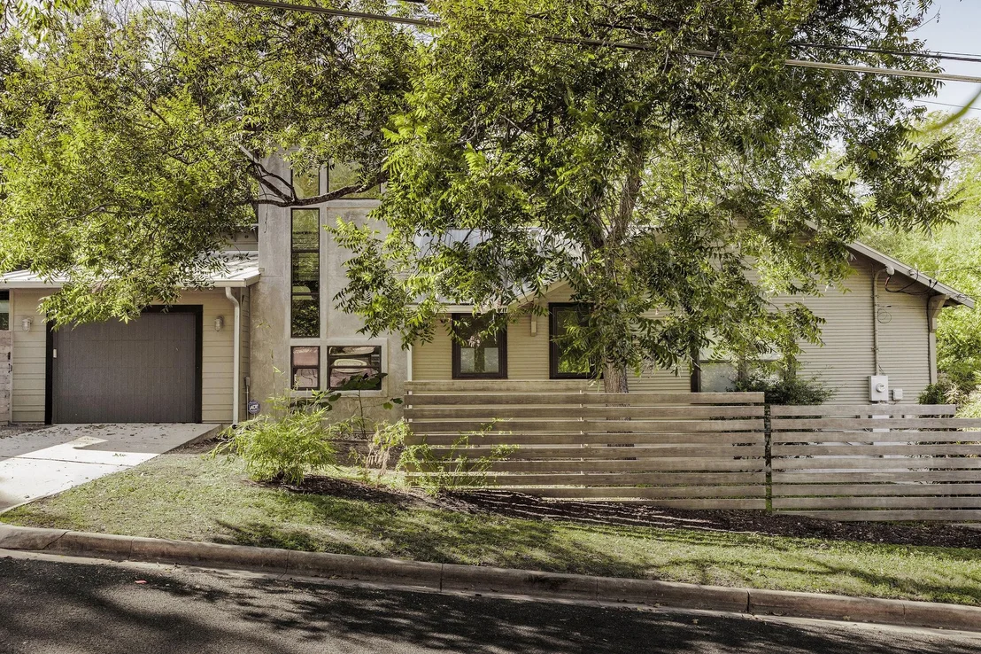 Photo of 1601 Alameda DR