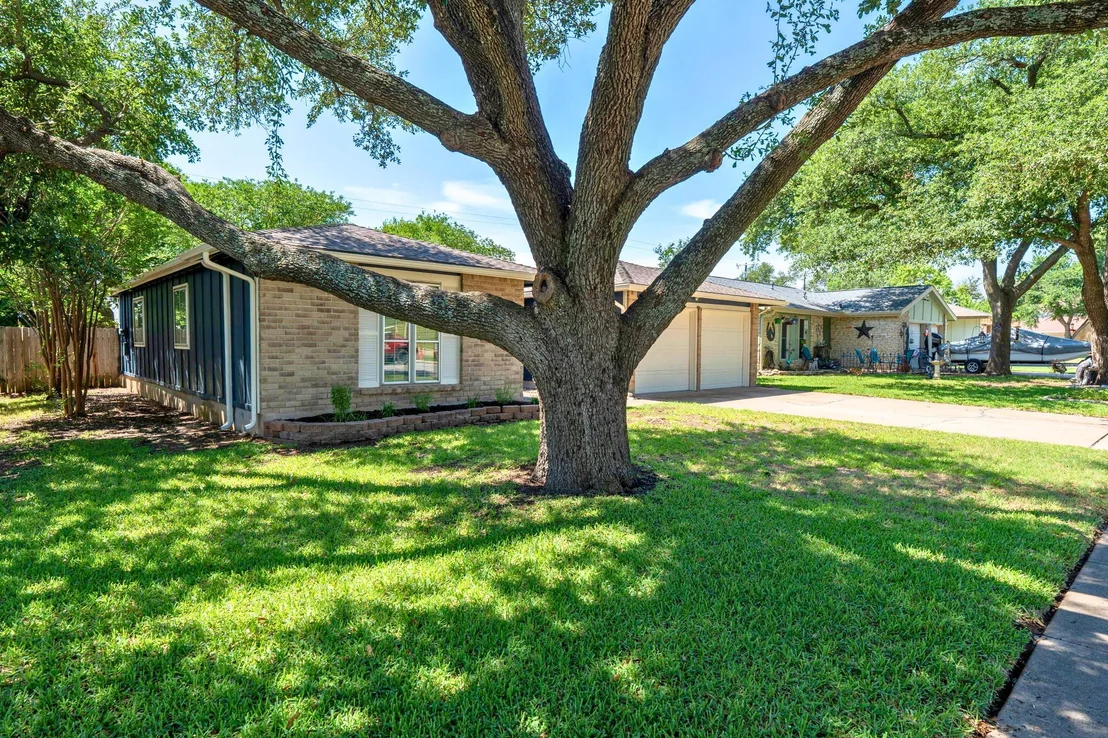 Photo of 907 Cactus DR