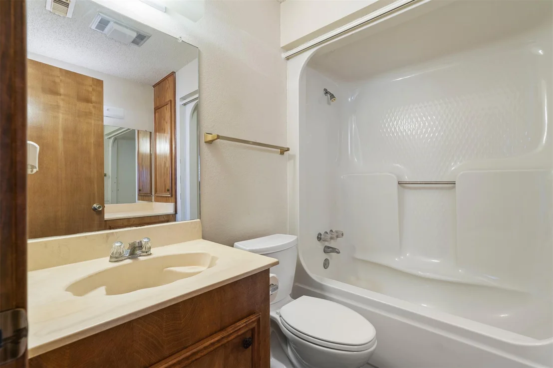 Photo of 708 Hunter DR