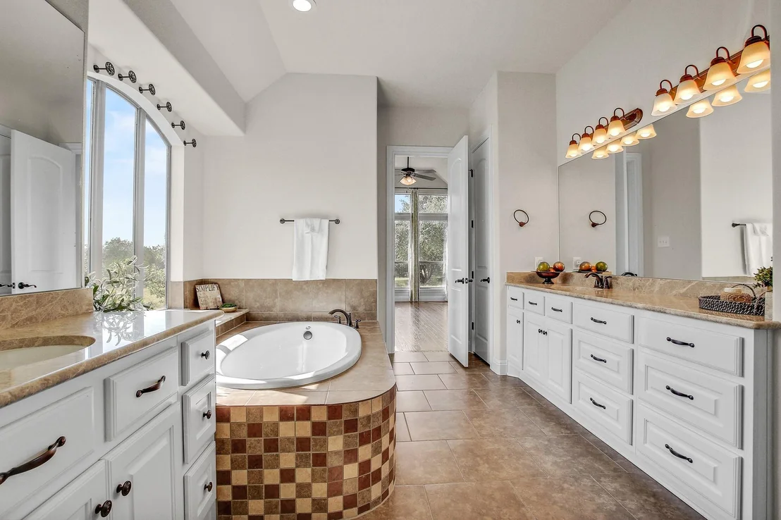 Photo of 272 Pine Post CV
