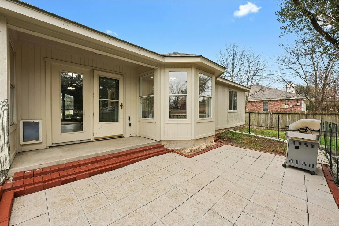Photo of 610 Sabine CIR
