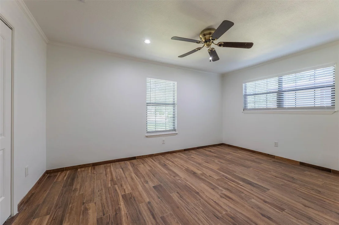 Photo of 1204 Barbara DR