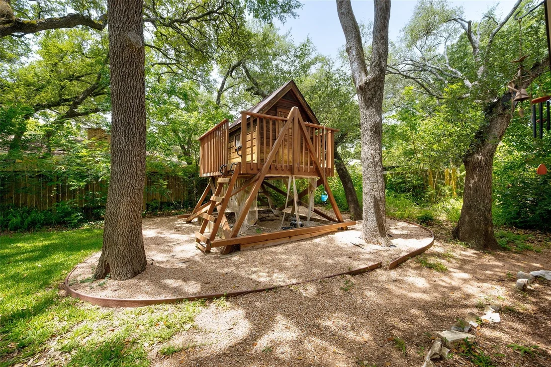 Photo of 4836 TRAIL CREST CIR