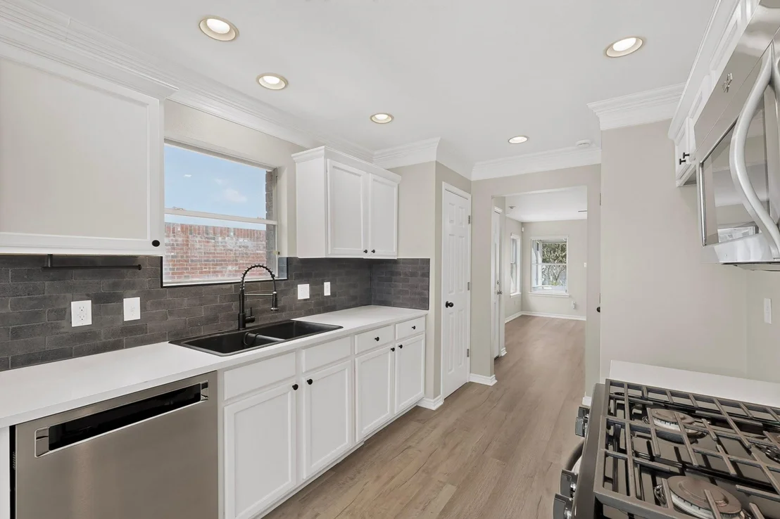 Photo of 1825 Friars Tale LN