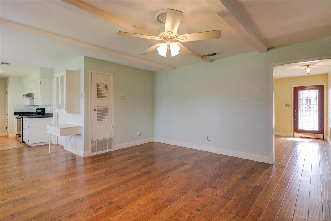 Photo of 1100 Colony North DR