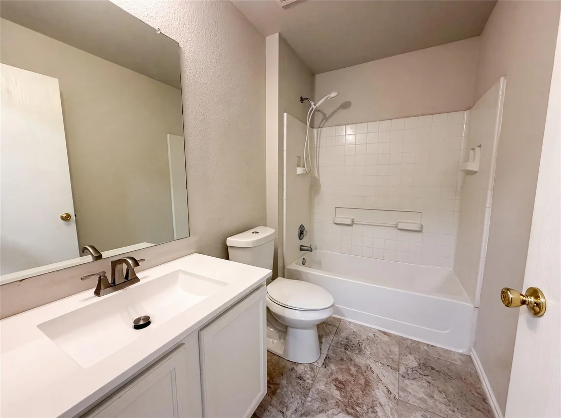 Photo of 1076 Shadow Creek BLVD