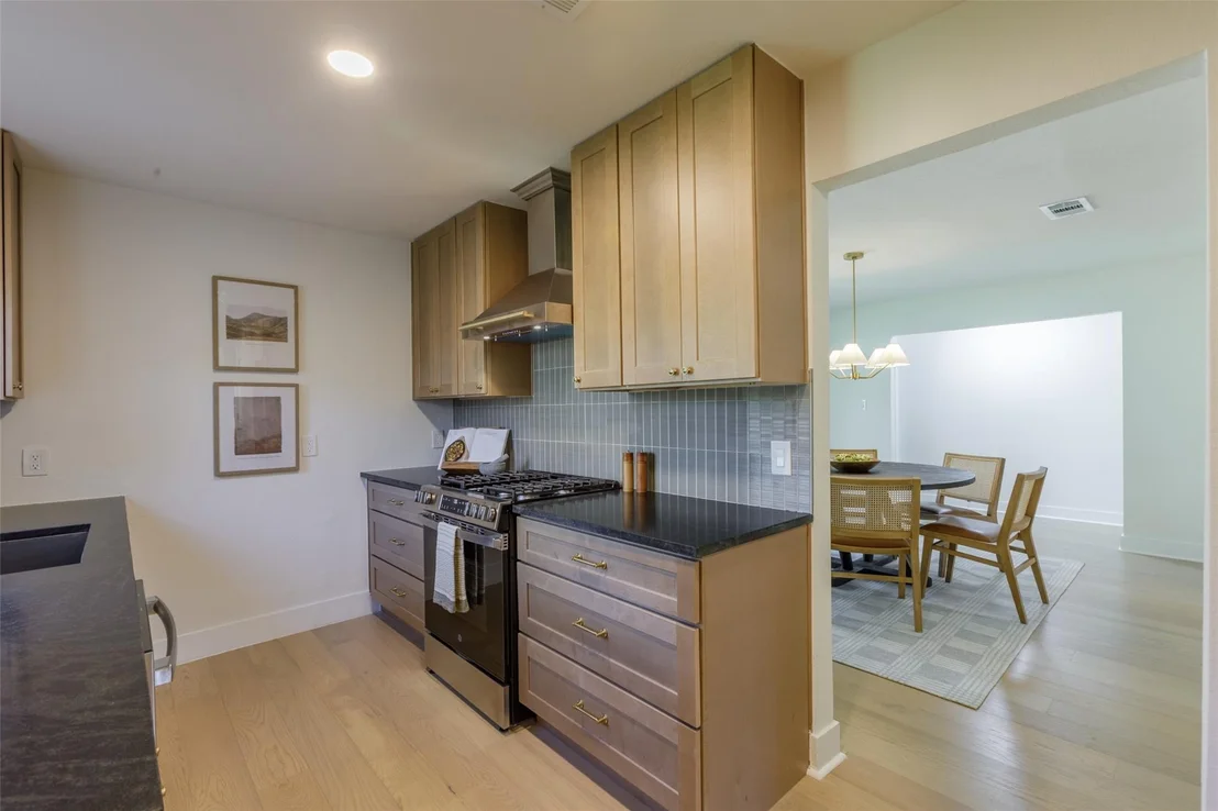 Photo of 4011 Austin Woods DR