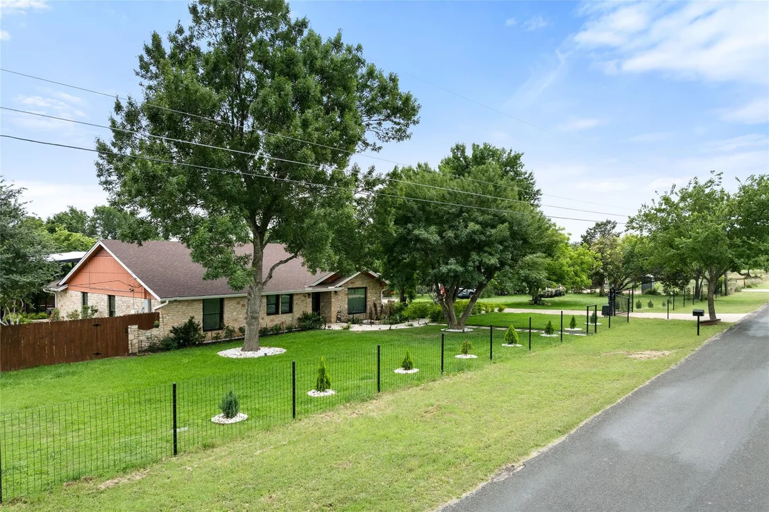 Photo of 301 Oak Ridge RD