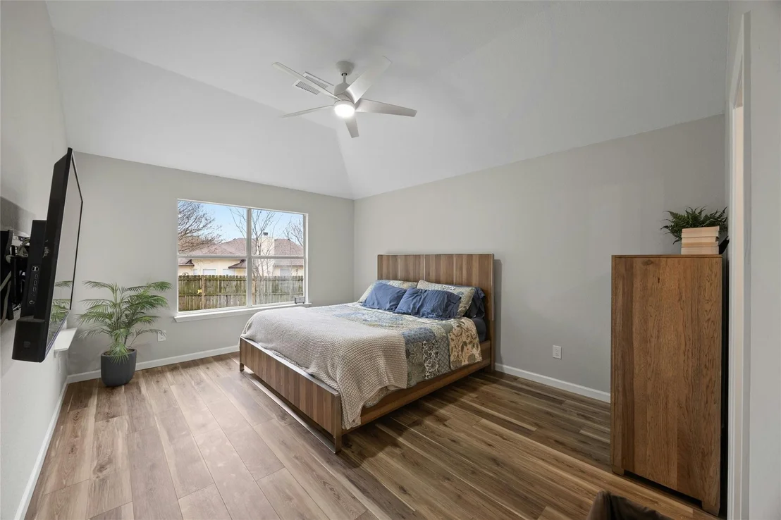 Photo of 610 Sabine CIR