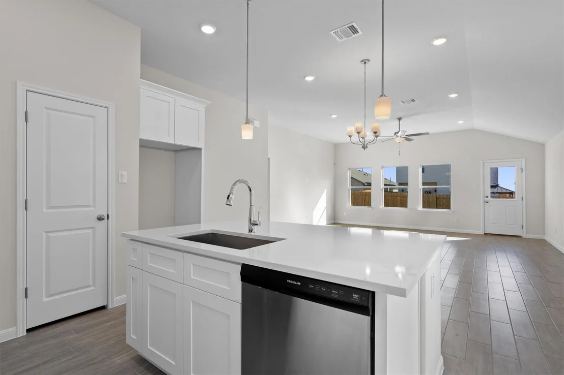 Photo of 417 Stellar Wind DR