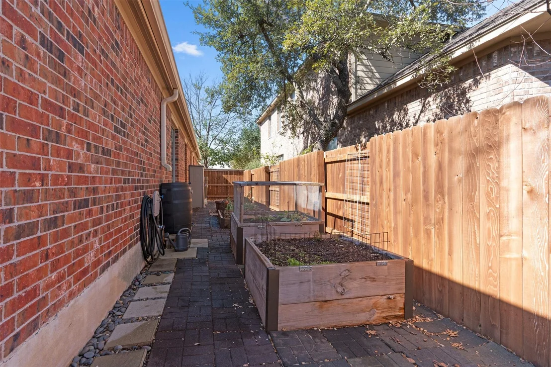 Photo of 2806 Prosperity