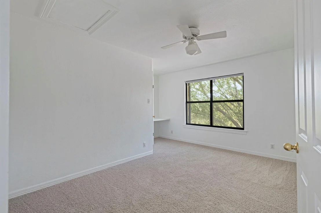 Photo of 8401 Longview RD