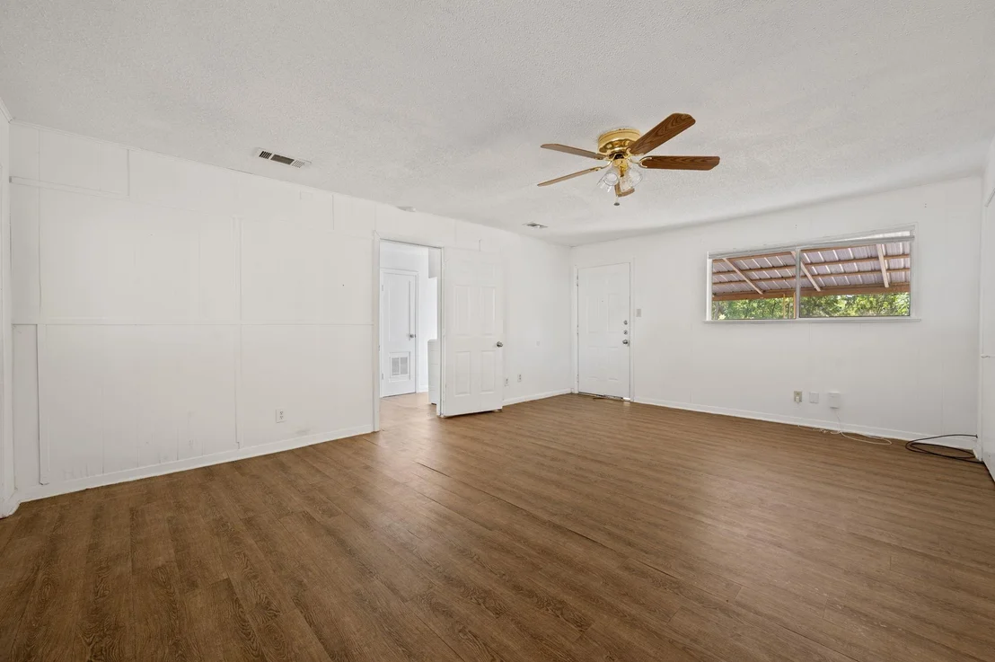 Photo of 511 W Odell ST