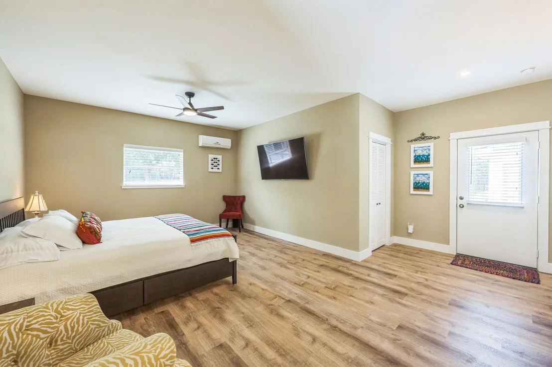 Photo of 201 W View DR