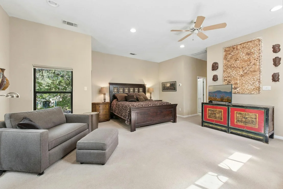 Photo of 6604 Liveoak DR
