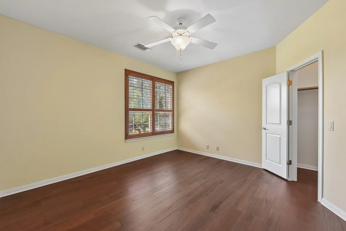 Photo of 1915 Oak Forest DR