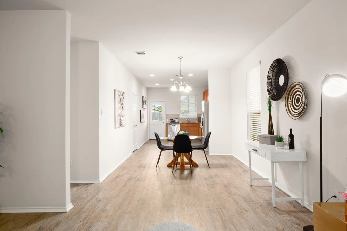 Photo of 380 Bonnet BLVD