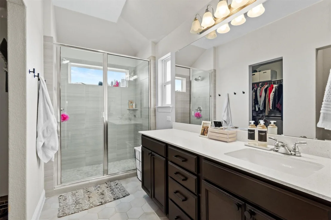 Photo of 324 Gaida LOOP