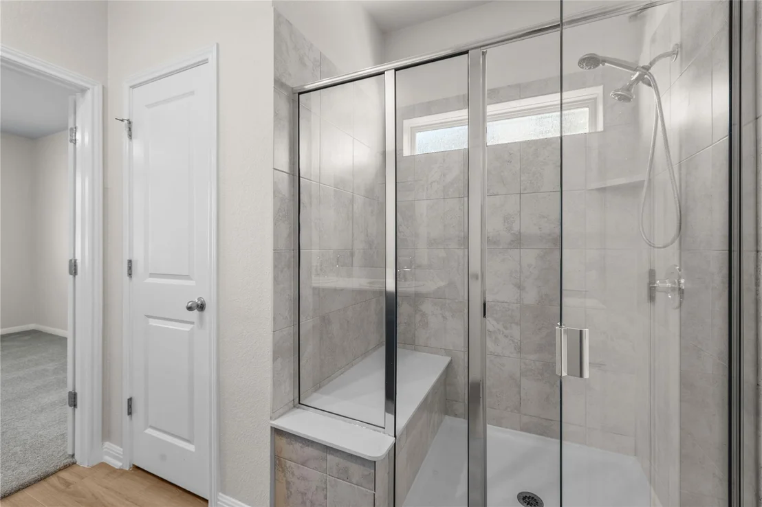Photo of 6044 Genova PL