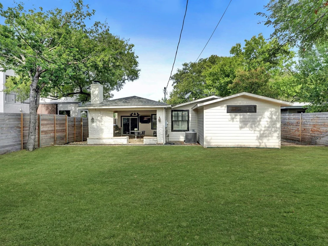 Photo of 2413 Winsted LN