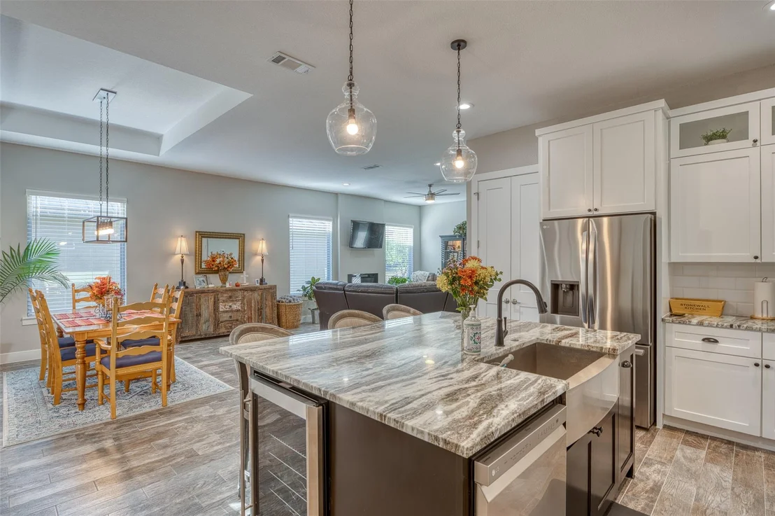 Photo of 317 Parallel Circle CIR