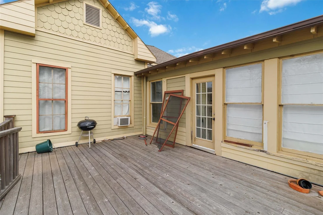 Photo of 323 Cedar LN