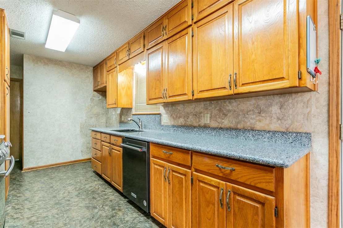 Photo of 2601 River Oaks DR