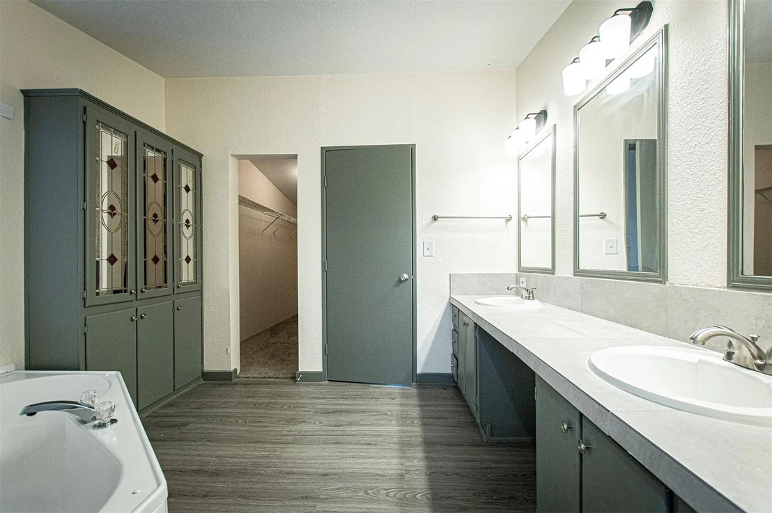 Photo of 241 Comancheria TRL