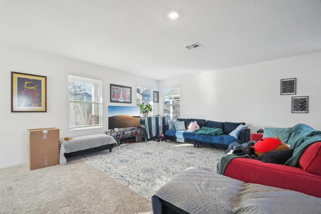 Photo of 857 Powell ST