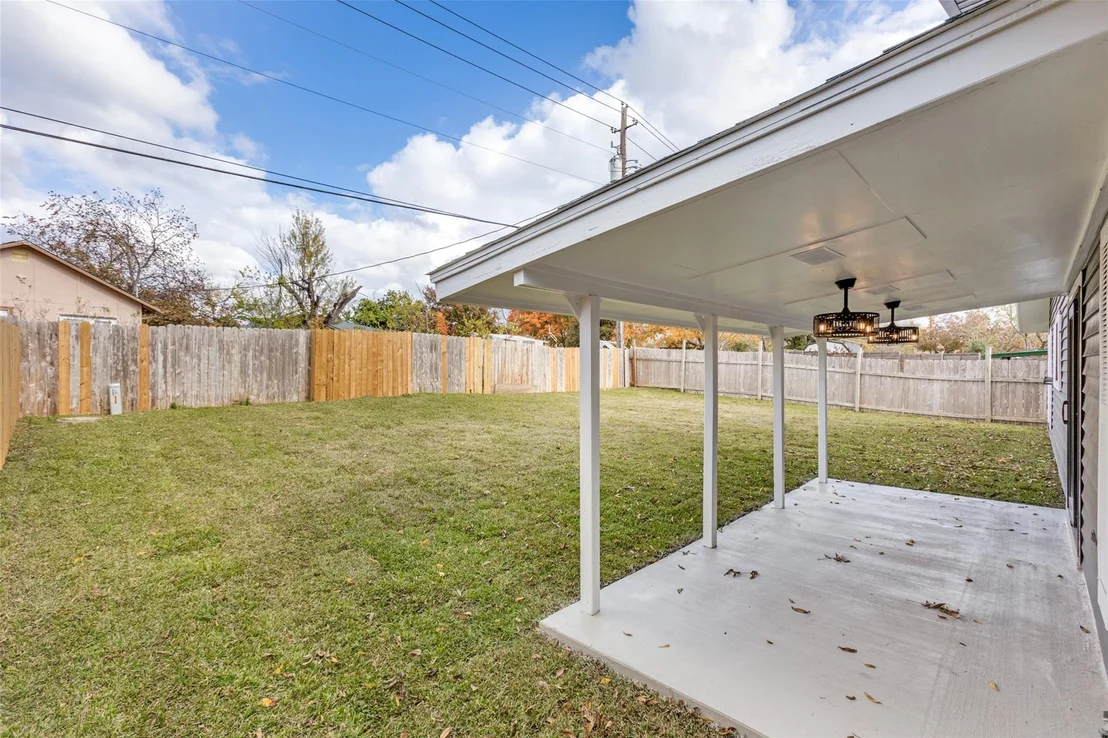 Photo of 1720 Pine Knoll DR
