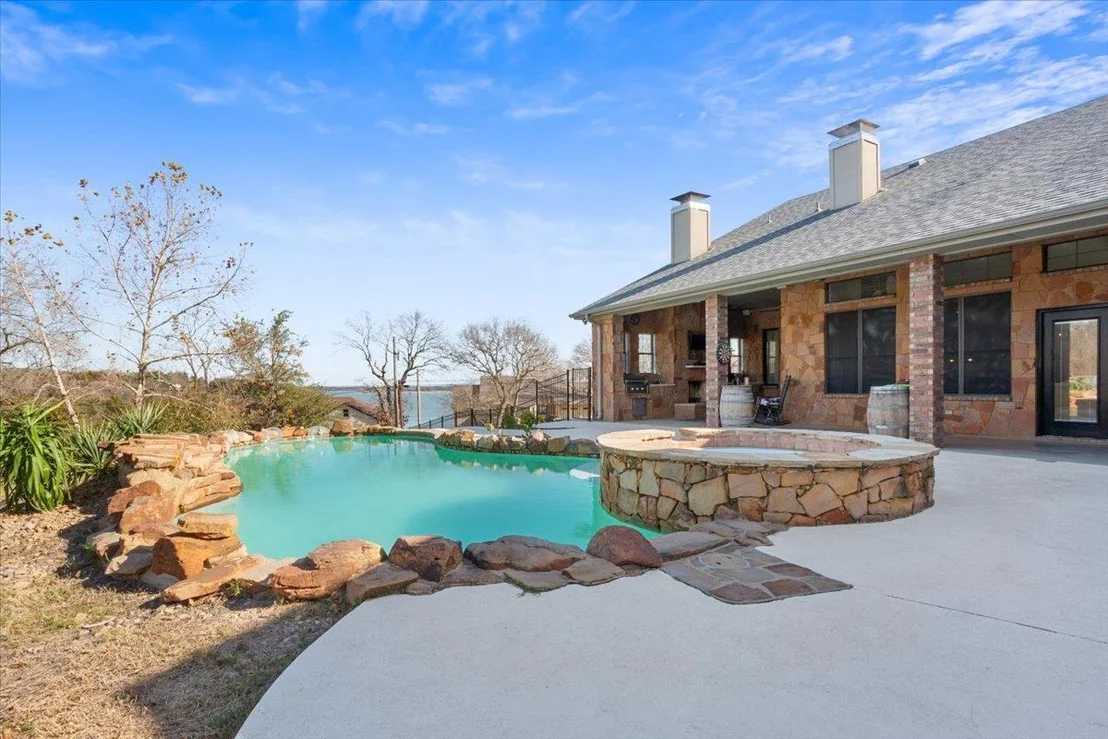 Photo of 3426 Summit CIR