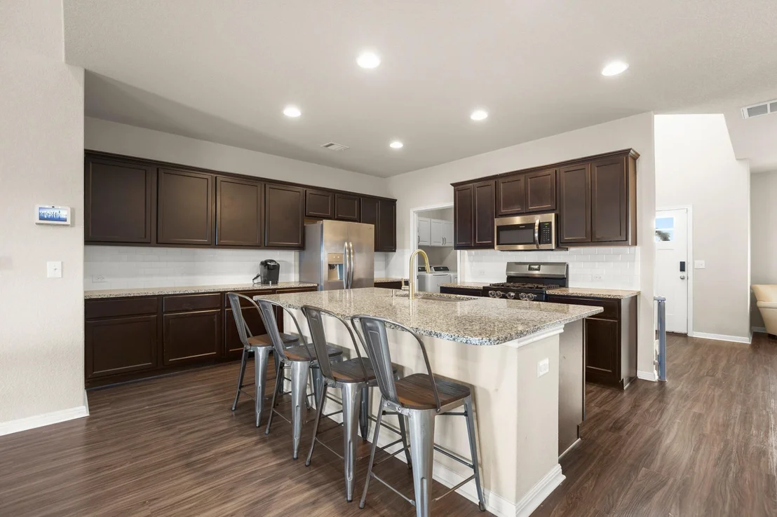 Photo of 605 Dubina Ave