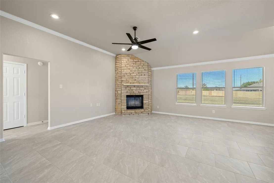 Photo of 246 Bastian LN
