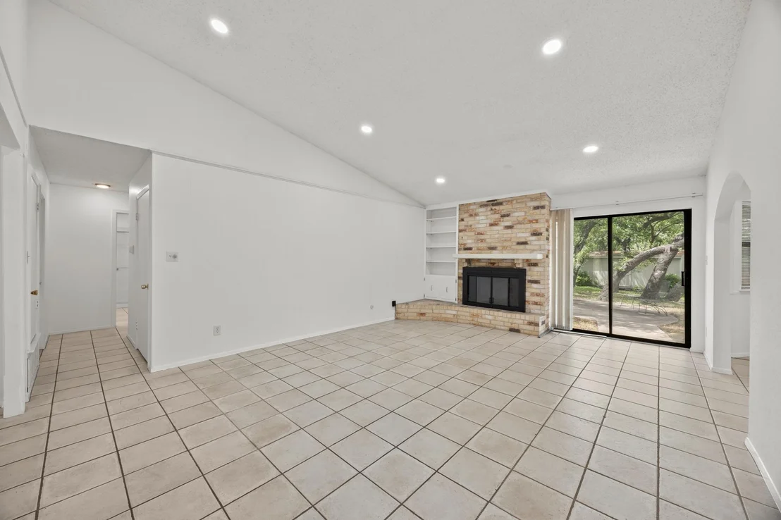 Photo of 8303 Cliffview DR