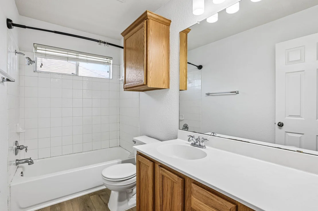 Photo of 1000 Monadale TRL