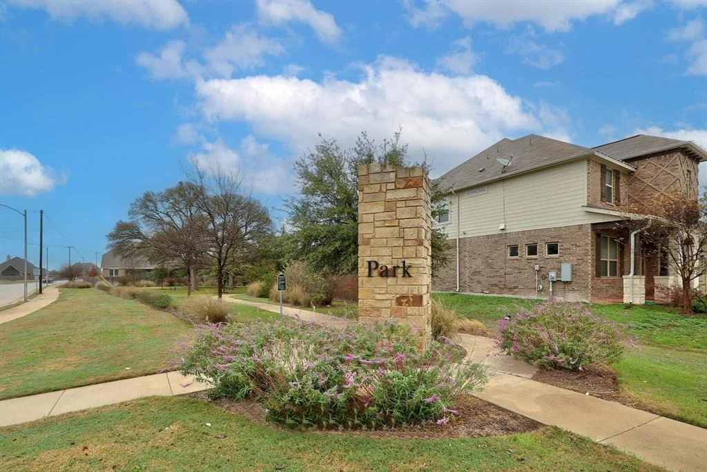 Photo of 833 Tabernash DR