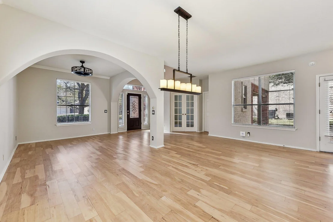 Photo of 3998 Lord Byron CIR