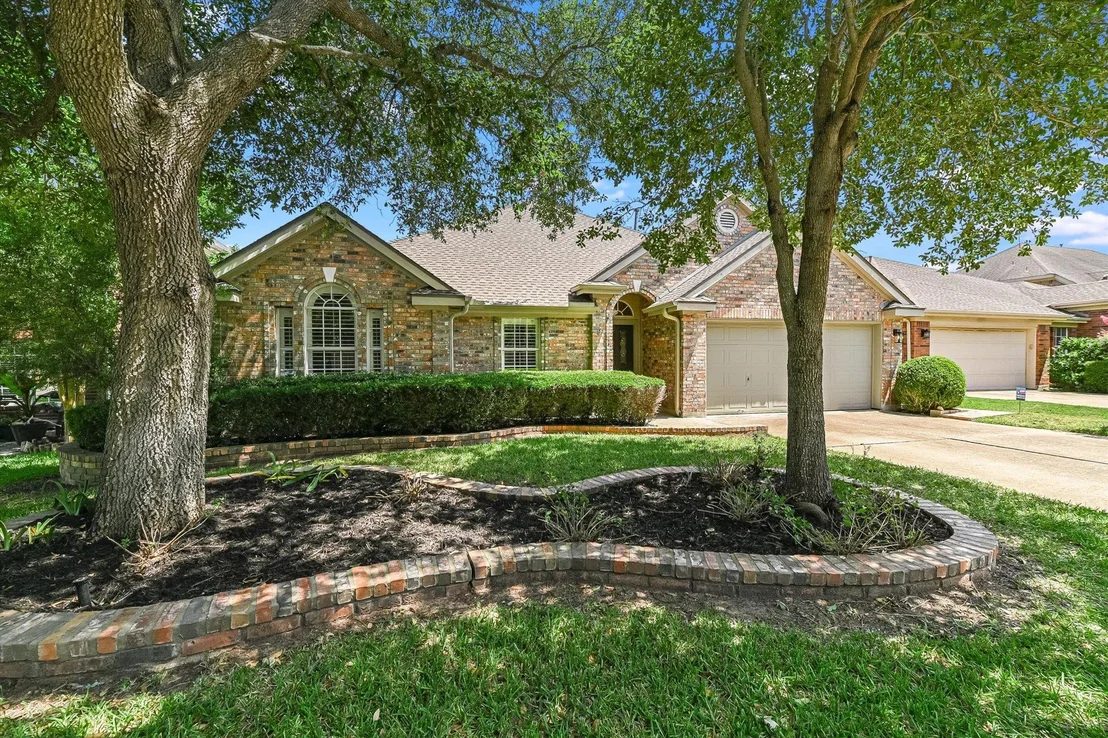 Photo of 10905 Beachmont LN