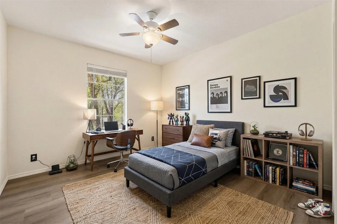 Photo of 1804 Warwick CV