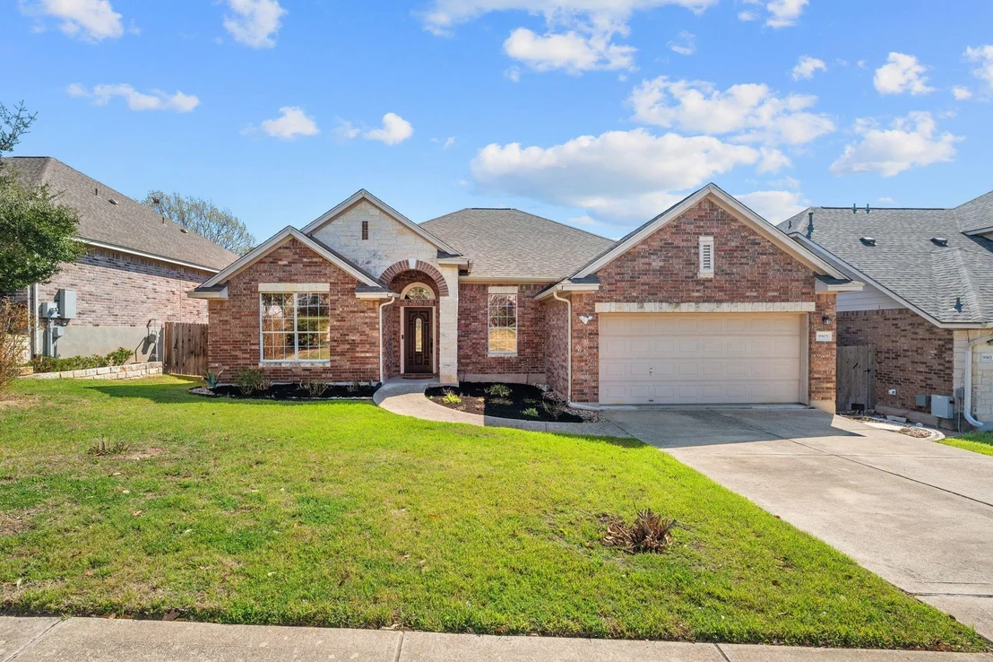 Photo of 9905 Savannah Ridge DR