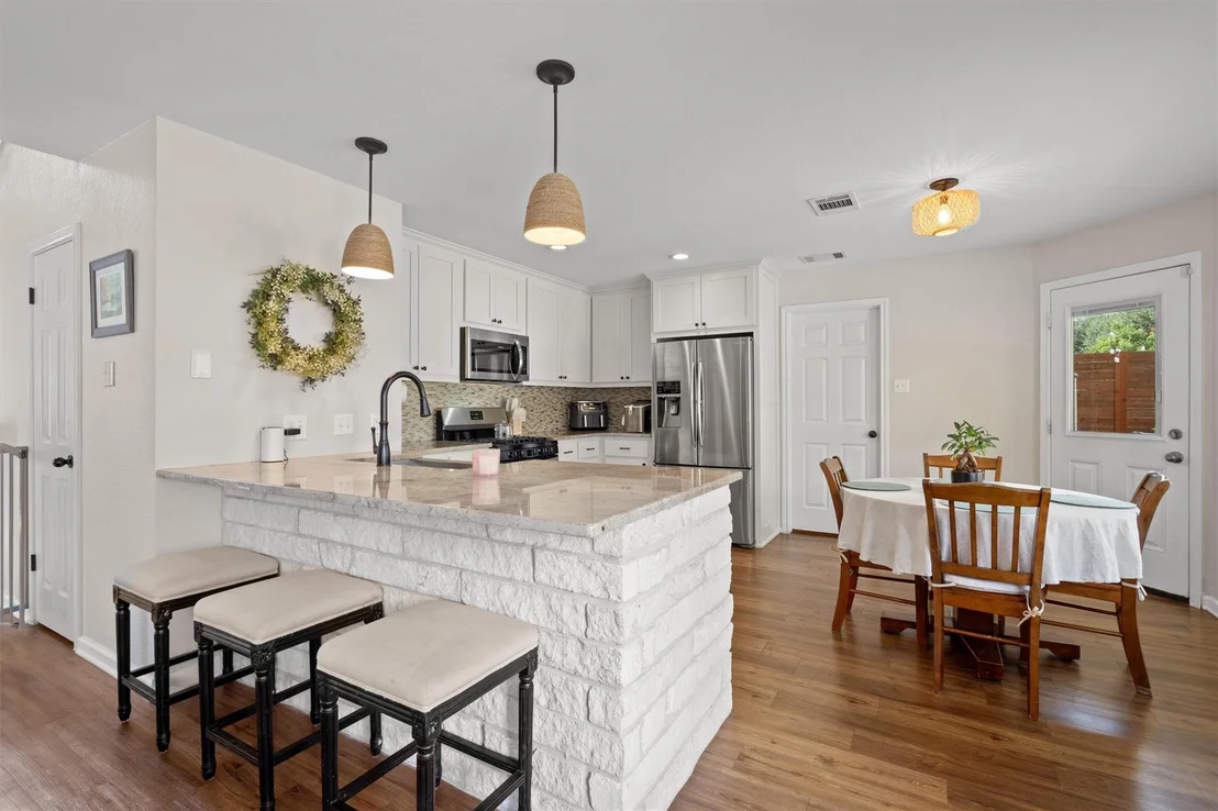Photo of 1308 Honeysuckle LN