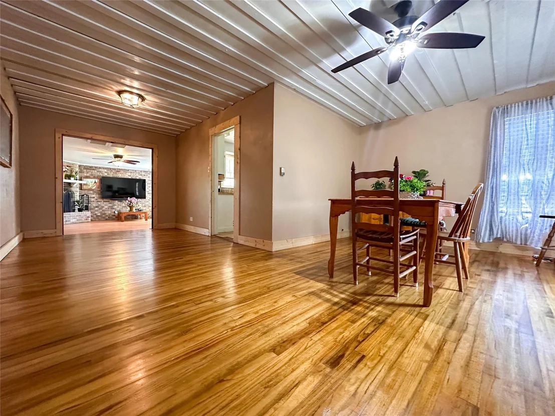 Photo of 407 4th Ave