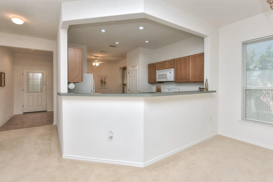 Photo of 221 Bonham LOOP