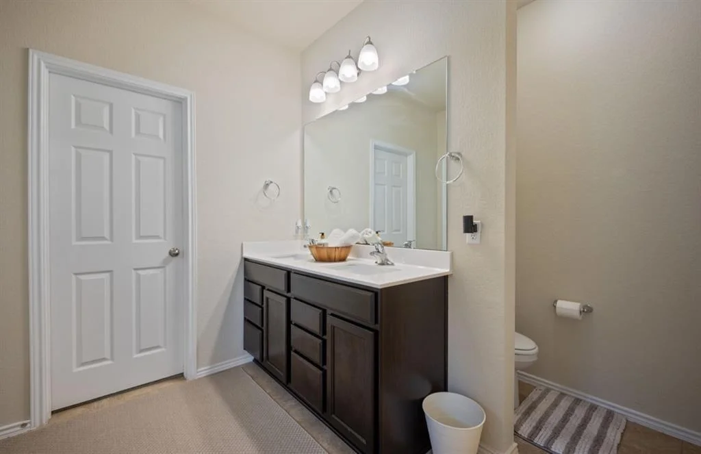 Photo of 140 Rearden BLVD