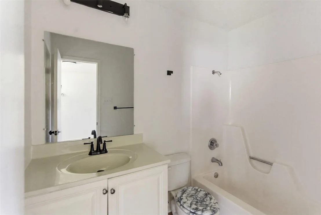 Photo of 11008 Jordan LN