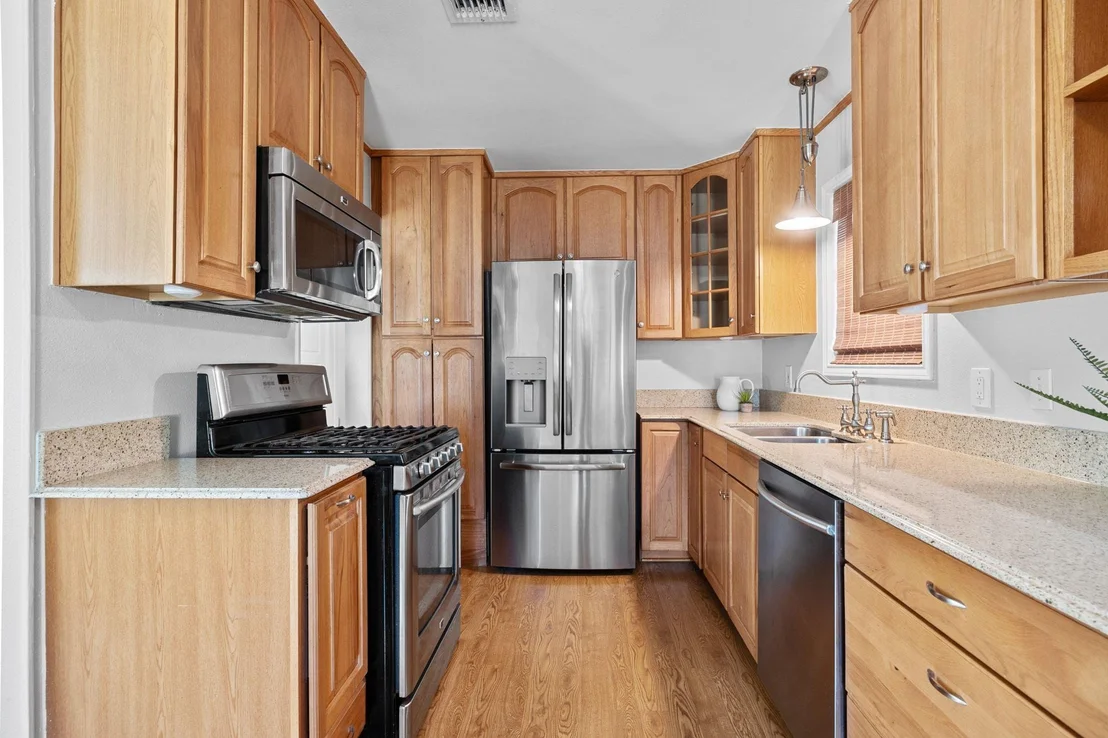 Photo of 1701 Crown DR