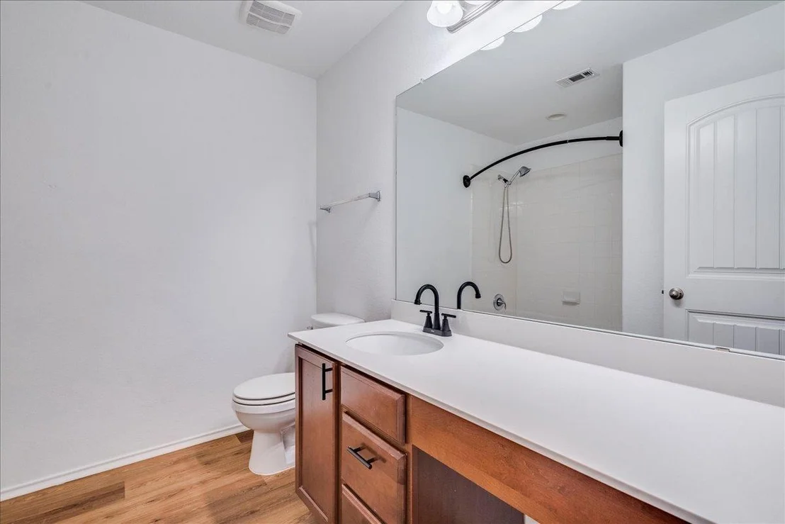 Photo of 401 Waterleaf BLVD
